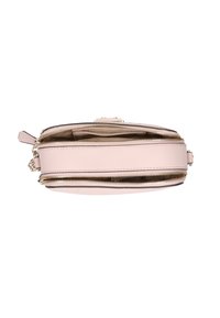 Borsa in pelle rosa con due scomparti con zip, forma arrotondata, superficie texturizzata e dettagli in metallo argentato. Le zip sono visibili e funzionanti.