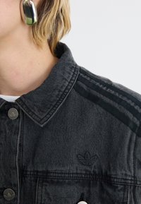 adidas Originals ADILENIUM SEASONAL 3 TWO-IN-ONE DENIM - Casaco de ganga - black