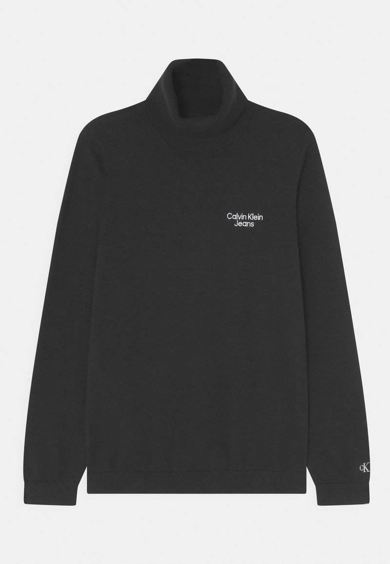Pull noir à col roulé à manches longues avec logo « Calvin Klein Jeans » sur la poitrine et petit logo « cK » sur le poignet gauche.