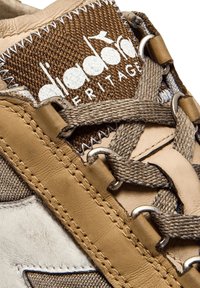 Diadora EQIPE DIRTY - Sneakers basse - beige
