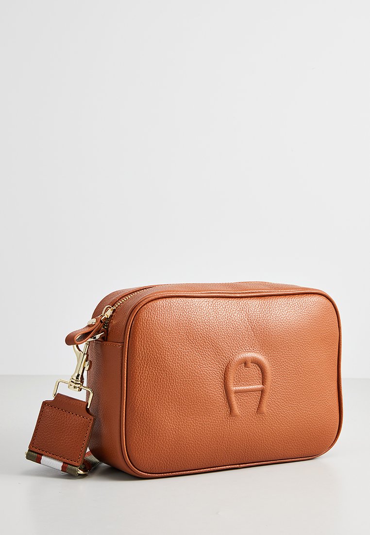 Geantă crossbody