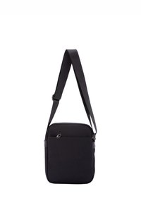 Borsa a tracolla nera con superficie texturizzata, tracolla regolabile e tasca frontale. Forma rettangolare compatta con chiusura a zip.