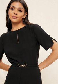 Friends Like These TULIP SLEEVE BELTED   MIDI   - REGULAR FIT - Denní šaty - black