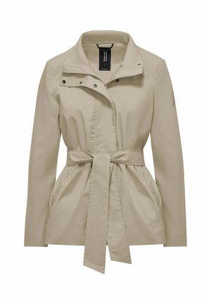 Beige lichtgewicht jack met hoge kraag, ritssluiting aan de voorkant en drukknopen, tailleband en zijzakken.
