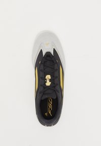 adidas Performance F50 FREESTYLE 24 MESSI - Botines de fútbol sala - core black/gold metallic/clear onix