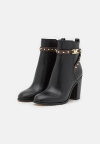MICHAEL Michael Kors FARRAH - Bottines à talons hauts - black
