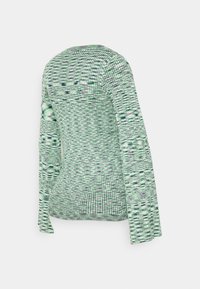 Blusa de malha de manga longa com padrão verde e decote redondo, apresentando um design texturizado e detalhes em contraste roxo.