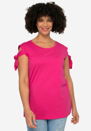 Rosa T-Shirt mit kurzen Ärmeln und Bindedetail an den Ärmeln, aus weicher Baumwolle gefertigt, mit einem runden Halsausschnitt und einer lässigen Passform.