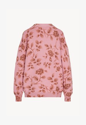 Roze trui met lange mouwen met bruine bloemen- en bladenpatronen, geribbelde manchetten en zoom, gezien vanaf de achterkant tegen een effen achtergrond.