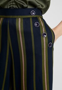 Ted Baker Tygbyxor - dark blue