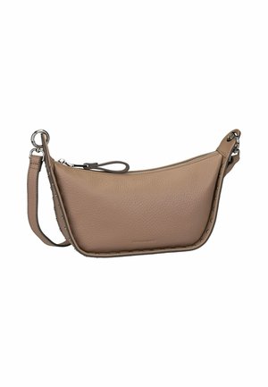 Tasche aus braunem Leder mit gebogener Form, Reißverschluss und dekorativen Nietenakzenten entlang der Kante. Verstellbarer Schulterriemen inklusive.