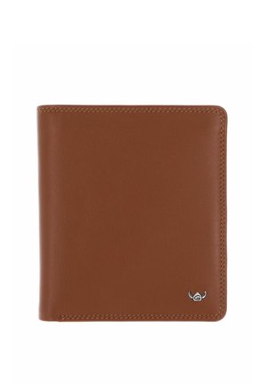 Braunes Leder-Bifold-Portemonnaie mit genähten Kanten und kleinem silbernem Stier-Logo unten rechts auf weißem Hintergrund.