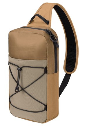 Bruin en beige schoudertas met een rechthoekige vorm, met een ritscompartiment en bungee koorddetails aan de voorkant. Gestructureerde stof.
