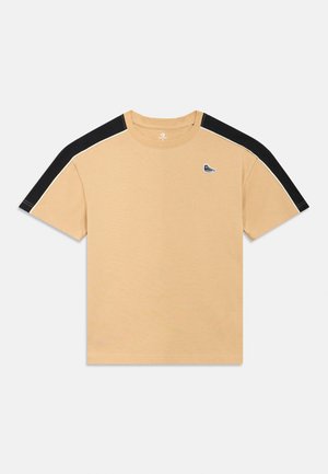 BLEACHER SNEAKER TEE - T-Shirt print - hay day