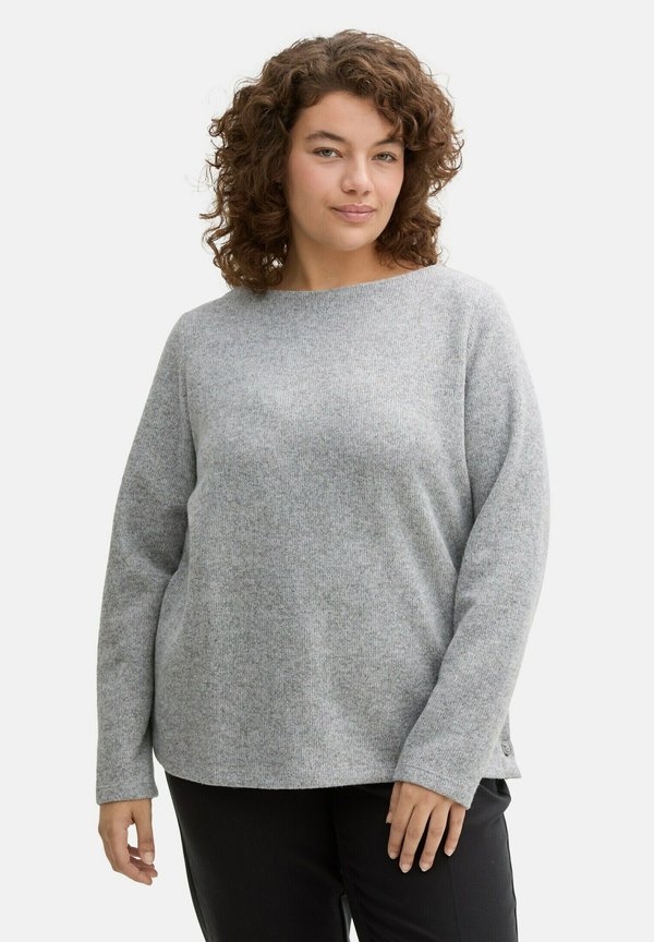 PLUS - MIT KNOPFDETAILS - Strickpullover