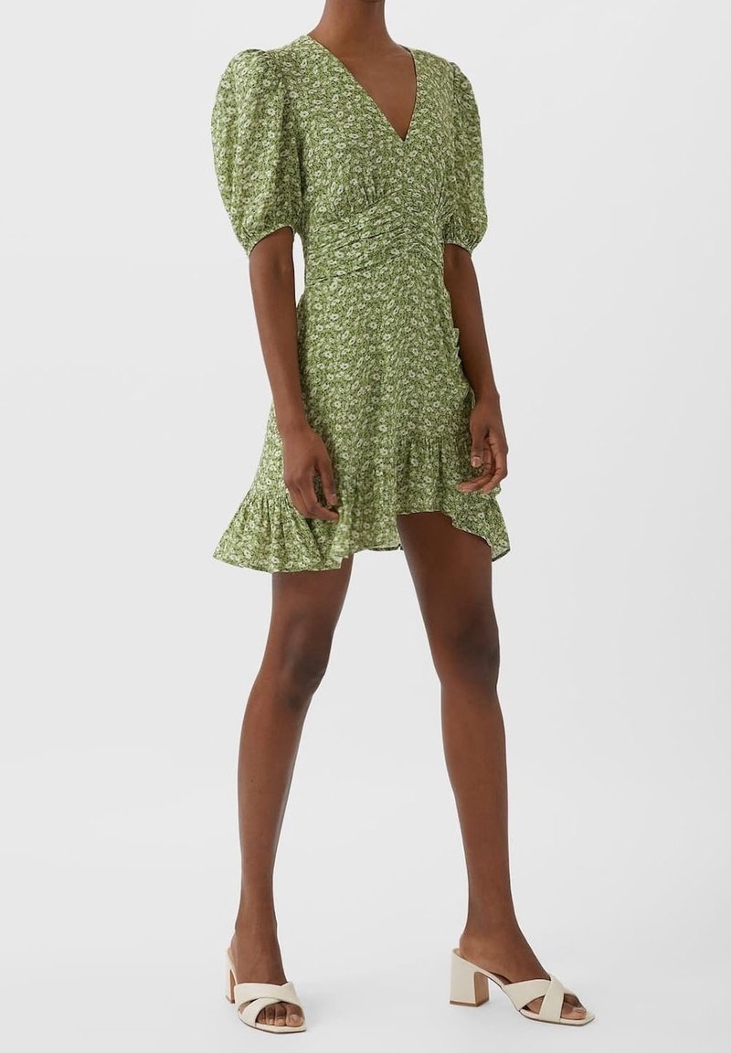 stradivarius green floral dress Day - light BRAND-MIRACOLOS BY RUCHI