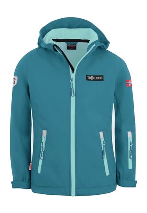 Kinderjack met capuchon in petrolkleur met lichtblauwe ritsen, Trollkids-logo op de borst en Noorse vlag patch op de rechtermouw.