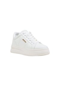 Baskets en cuir synthétique blanc avec une semelle épaisse, bout rond, fermeture à lacets, détail de logo discret et texture lisse.