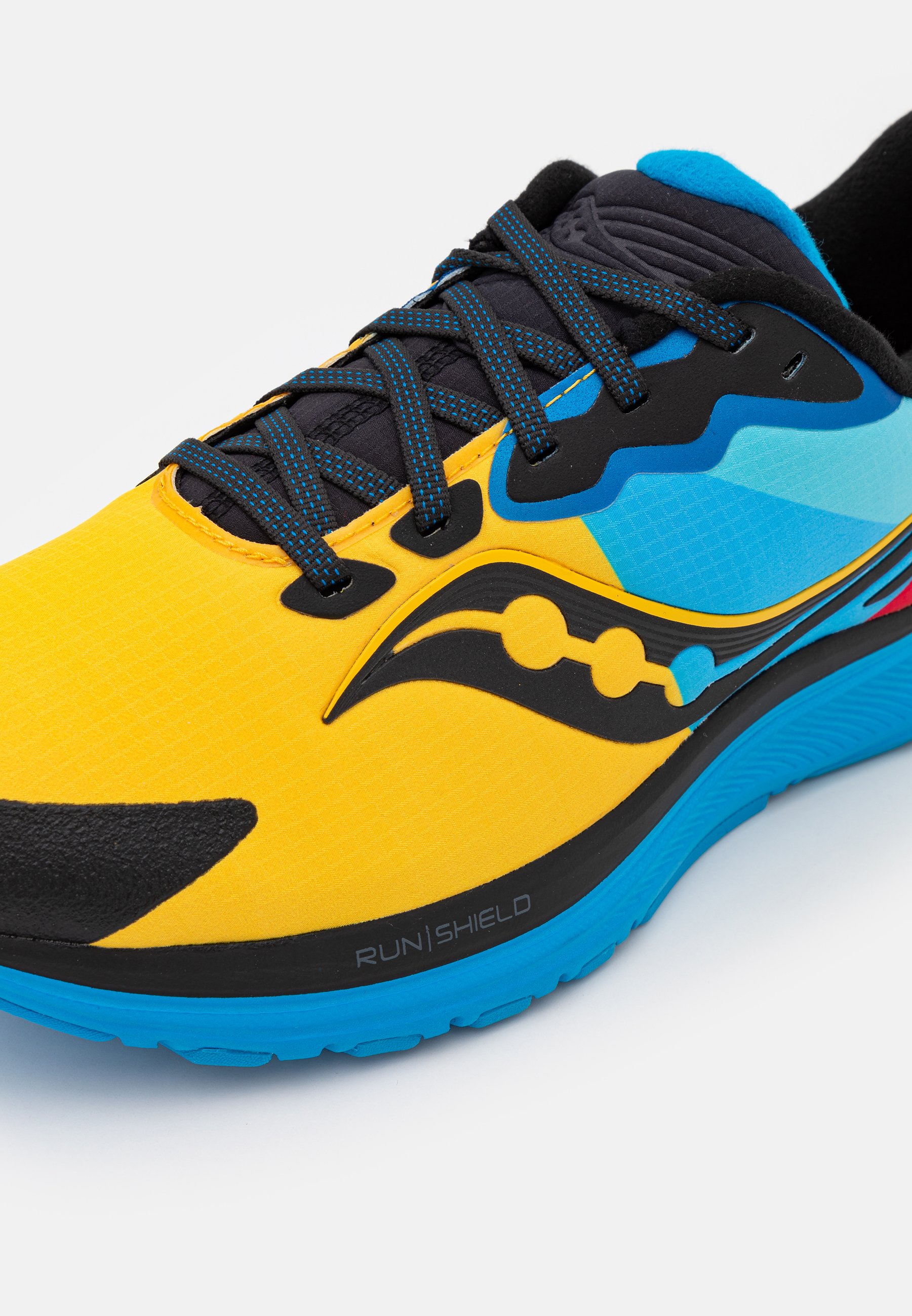saucony runshield