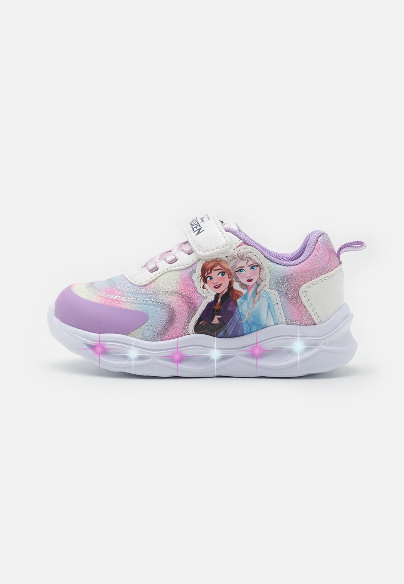 Lila und rosa Turnschuhe mit glitzerndem Design, Charakterdrucken und einer weißen Traktionssohle mit visuellen Akzenten für eine ansprechende Optik.