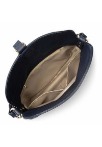 Borsa in pelle blu navy con accessori in oro. L'interno presenta una fodera beige, un compartimento con cerniera e diverse tasche per un'organizzazione ottimale.