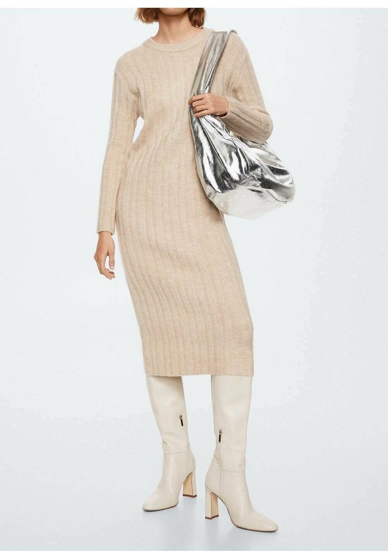Mango Pletené šaty - off-white