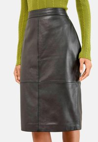 Fustă în formă de A - black