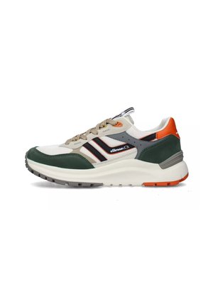 Sneaker verde e bianche con tomaia in rete, dettagli texturizzati, pannelli arancioni e grigi, tre strisce nere e una suola in gomma spessa.