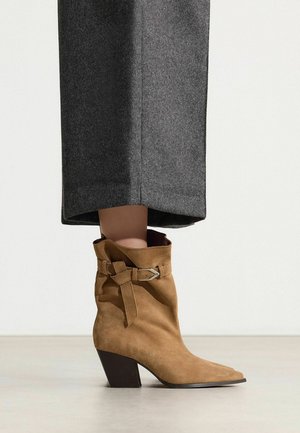 sacha, Lage laarzen - beige