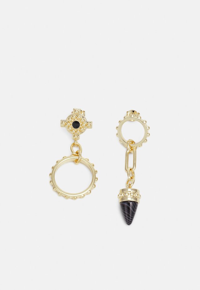 STUDDED MISMATCHED EARRING - Pendientes - gold-coloured