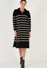 LELA REGULAR FIT - Rochie tricotată - black/cream