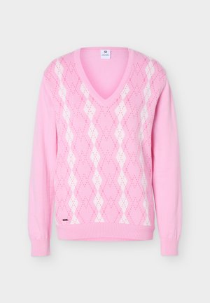 Różowy sweter z dekoltem w serek z białym i ciemniejszym różowym wzorem argyle z przodu oraz jednolitymi różowymi długimi rękawami.