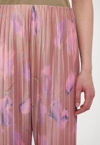 MAX&Co. TOSCA - Nohavice - pastel rose