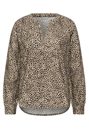 Blusa a maniche lunghe in tessuto beige con stampa leopardata nera, caratterizzata da un colletto a V, una chiusura con bottoni e un orlo curvo per una vestibilità comoda.