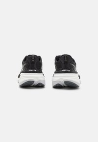 Saucony HURRICANE 24 - Chaussures de running sur route - black/carbon