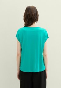 TOM TAILOR DENIM FLUENT TEE - T-Shirt basic - bright green
