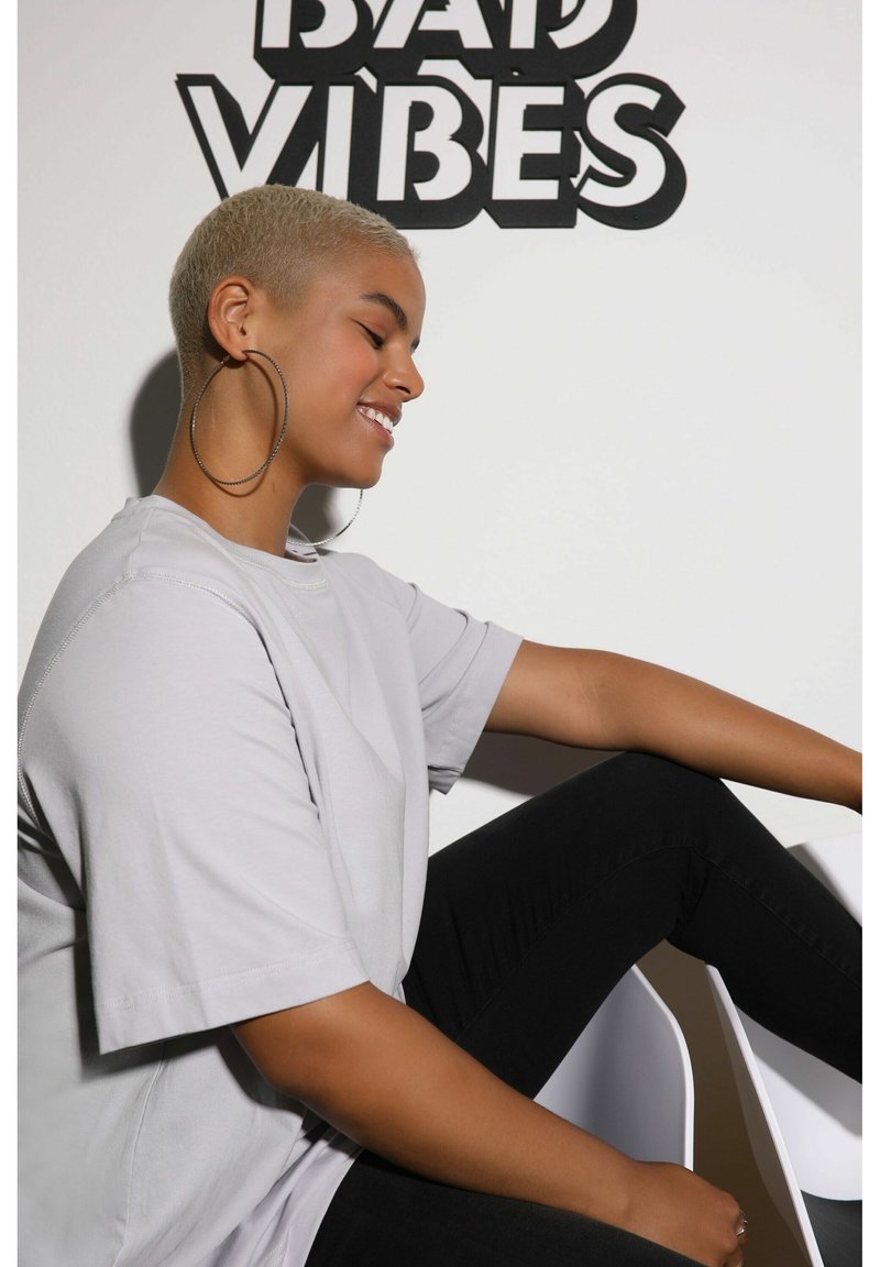 Studio Untold - T-shirt basic