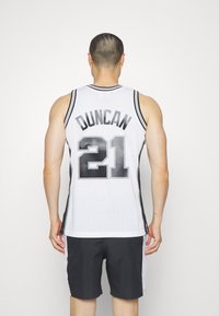 Mitchell & Ness NBA SWINGMAN SAN ANTONIO SPURS 98 TIM DUNCAN - Maillot NBA - white