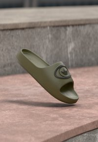 Non selezionato, olive strata/core black