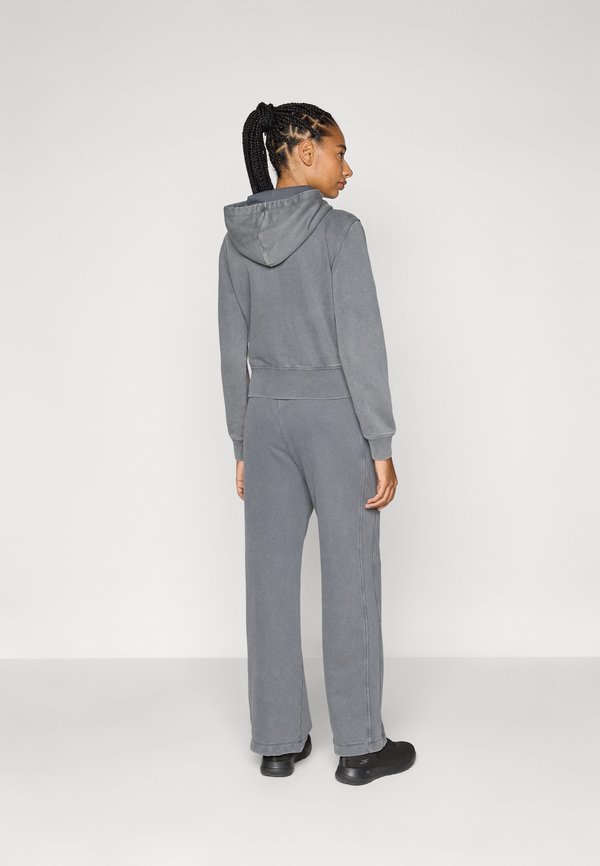 PANT - Tracksuit bottoms - foggy4