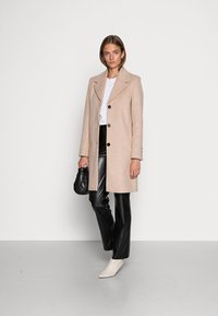 Selected Femme SLFNEW SASJA  COAT - Kratki kaputi - beige