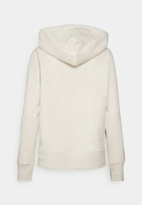 Felpa leggera beige con tasca a marsupio e polsini a coste. Tessuto morbido e texture, con cappuccio regolabile tramite cordino. Vista posteriore mostrata.