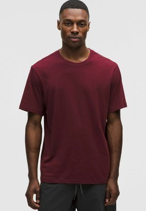 ZEROED IN SHORT-SLEEVE - Basic póló - burgundy bay
