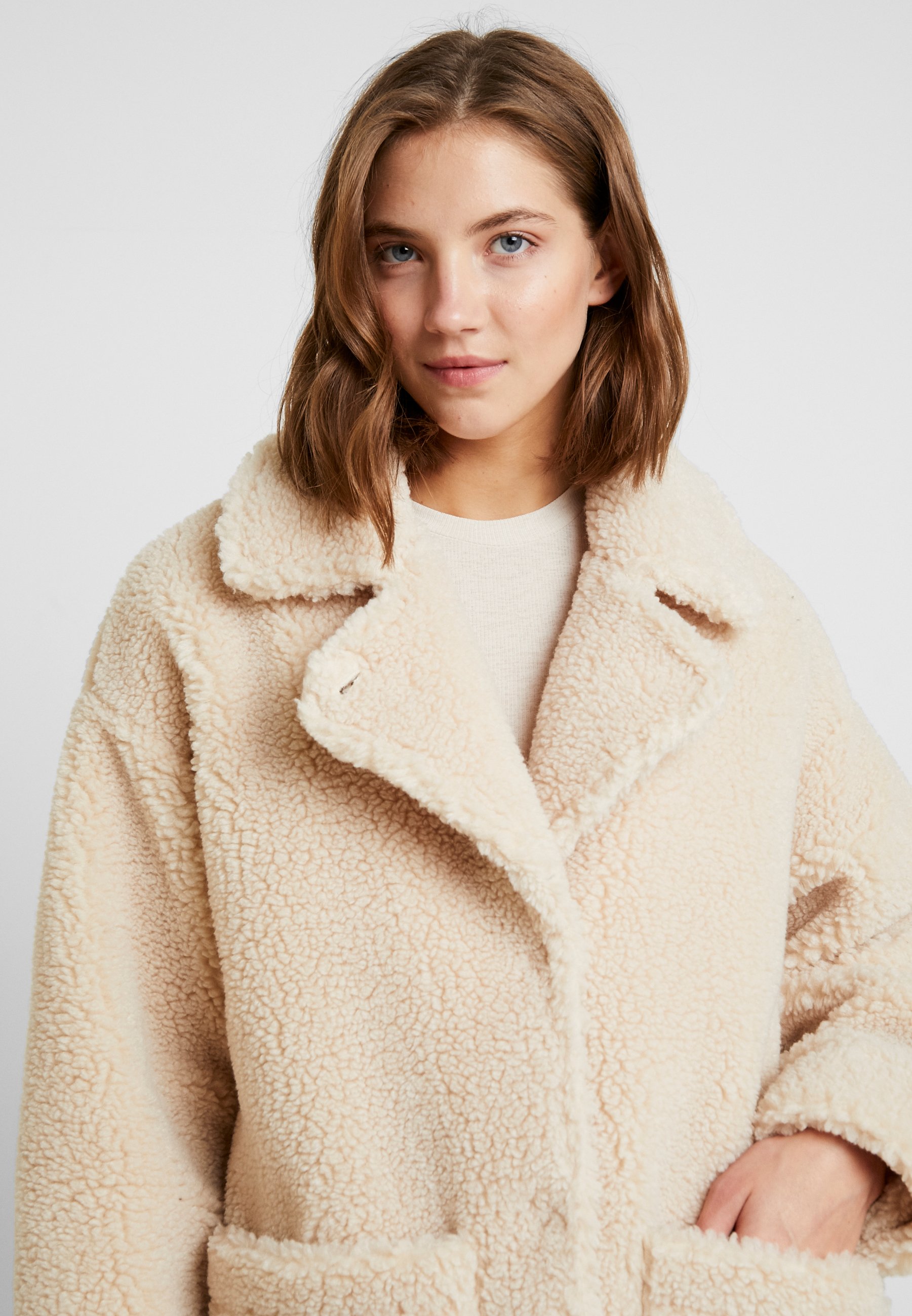 Monki MALOU JACKET Vinterjacka beige Zalando.se Monki MALOU JACKET Vinterjacka black Zalando.se