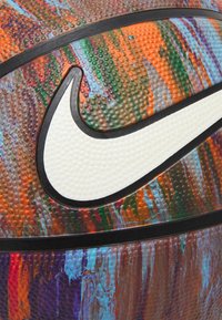 Thumbnail Image 4