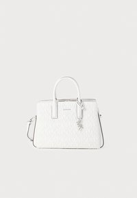 Λευκή δερμάτινη τσάντα με καπιτονέ σχέδιο και τα αρχικά "MK". Δύο επάνω λαβές και αποσπώμενο ιμάντα ώμου. Λεπτομέρειες ασημένιου χρώματος.