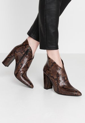 High Heel Stiefelette - brown