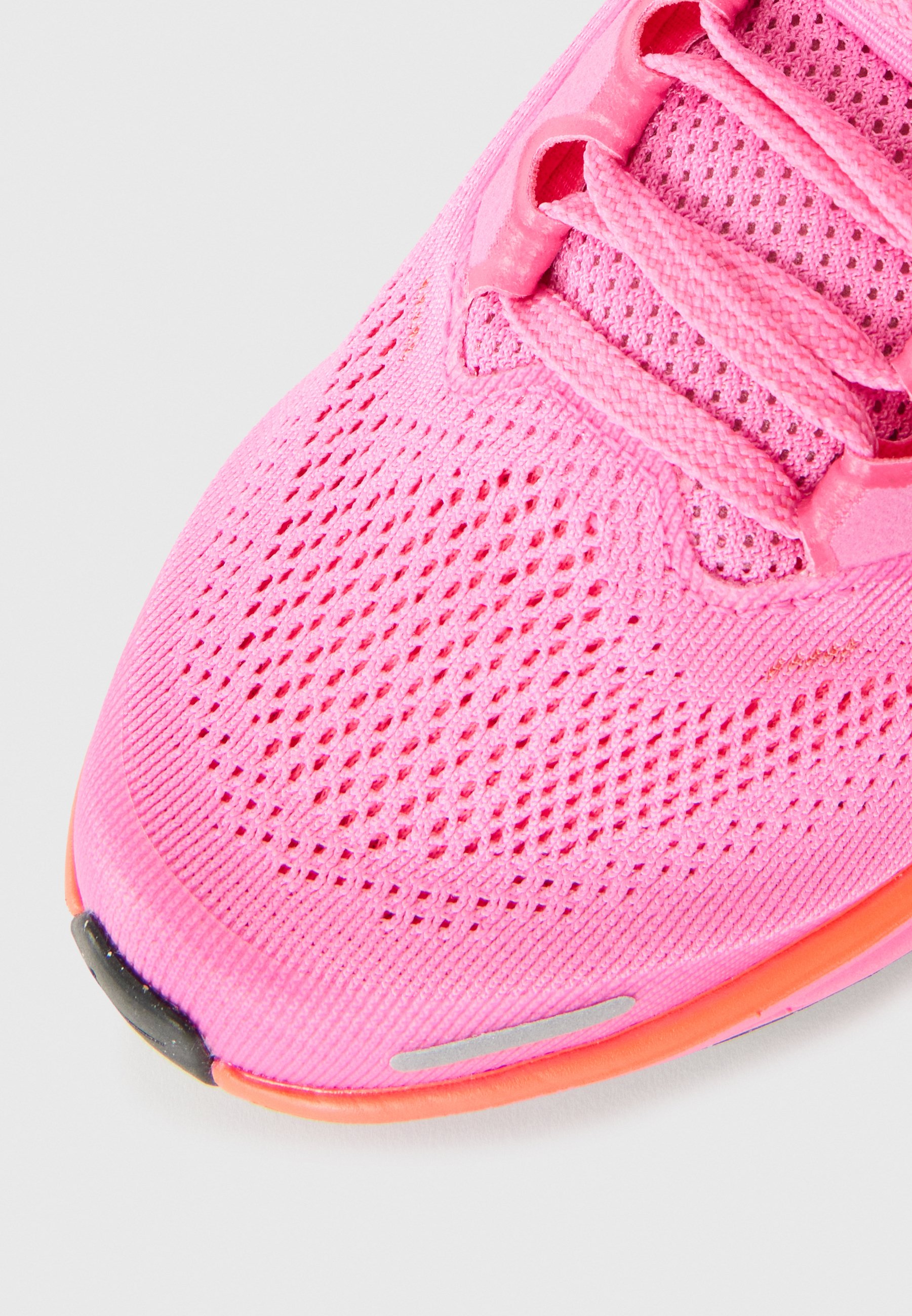 air zoom hyper pink