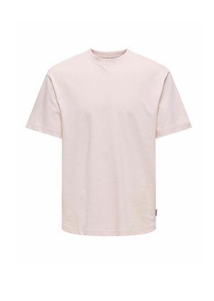 Lichtroze katoenen t-shirt met een ronde hals, korte mouwen en een rechte zoom. Heeft een subtiele label aan de linkerkant van de zijnaad.