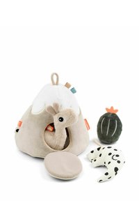 Conjunto de peluches que incluye una cueva beige con una parte superior blanca, un pequeño caracol beige, un cactus verde y una luna blanca con manchas negras.